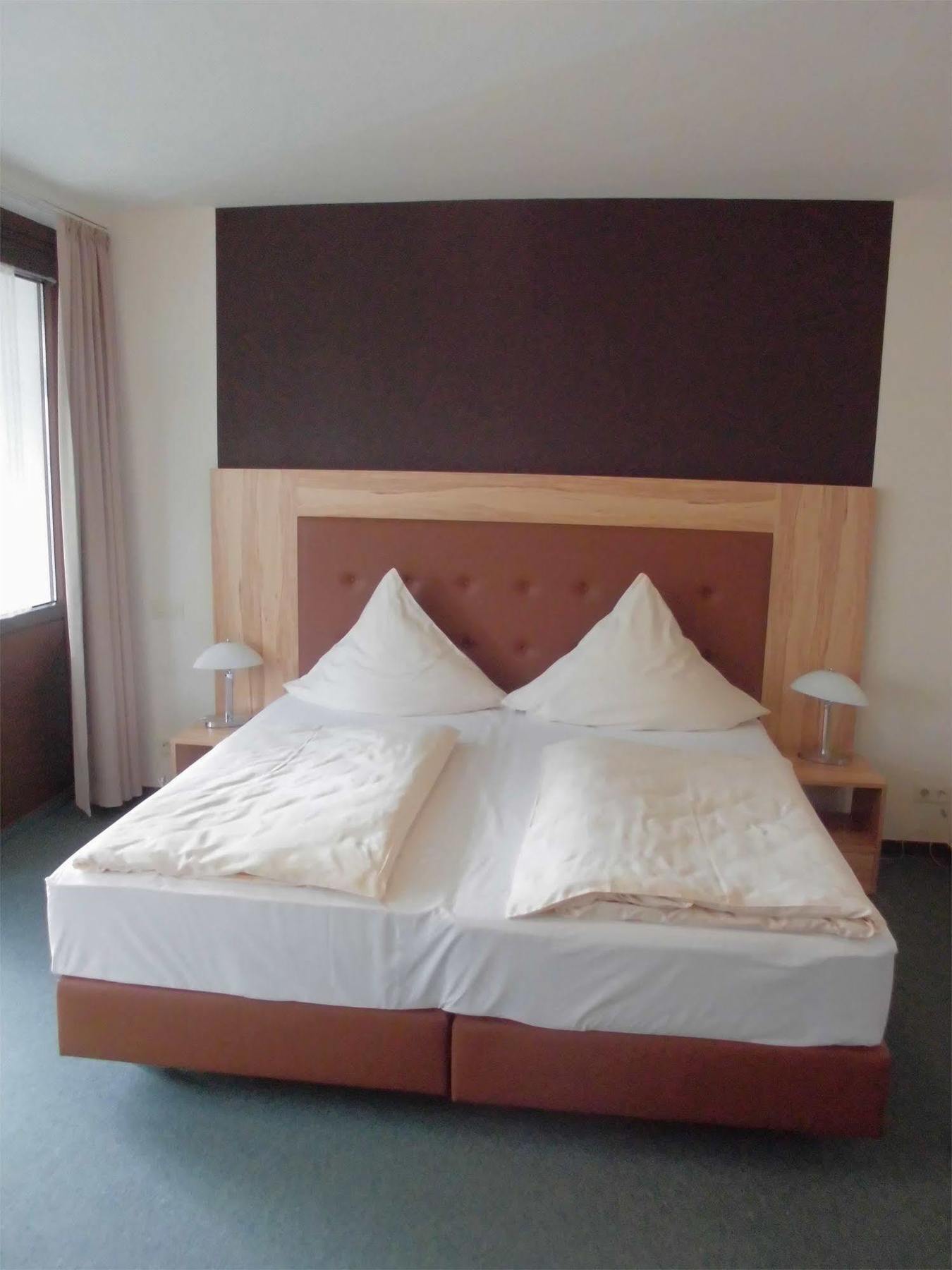 Hotel Roeb 니데겐 외부 사진